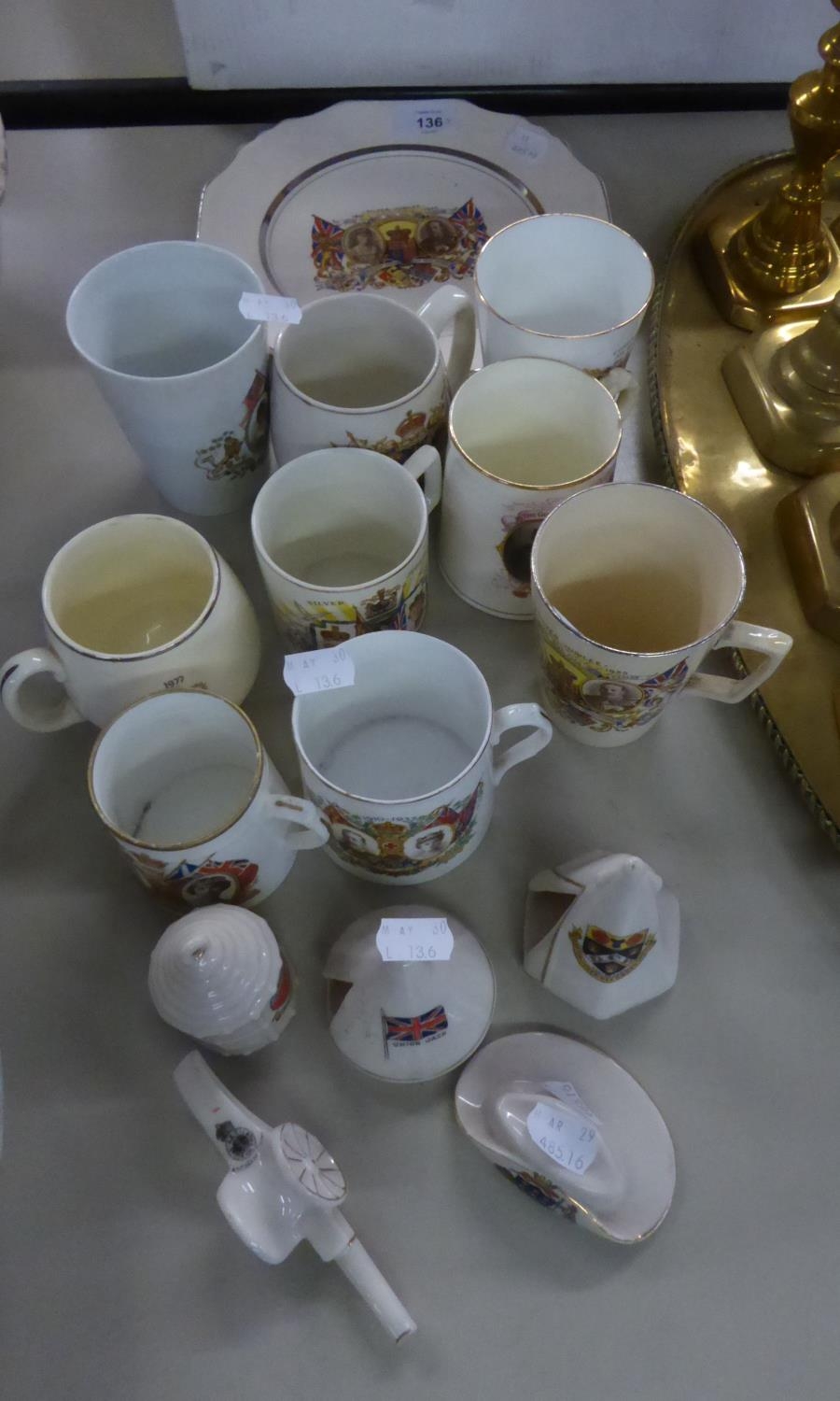 ROYAL COMMEMORATIVE POTTERY - TEN ITEMS AND FOUR PIECES OF CRESTED CHINA (14)