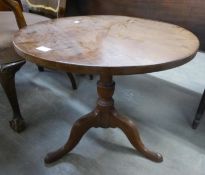 A GEORGIAN STYLE MAHOGANY CIRCULAR TRIPOD OCCASIONAL TABLE, 62cm diameter