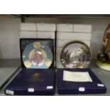 SEVENTEEN ROYAL WORCESTER, WEDGWOOD AND OTHER DANBURY MINT ISSUED COLLECTORS' PLATES (17)