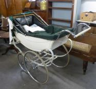 LARGE POST-WAR COACH BUILT PRAM