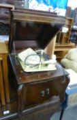 A VINTAGE OAK TABLE TOP GRAMOPHONE, CONVERTED WITH AN ELECTRIC TURNTABLE