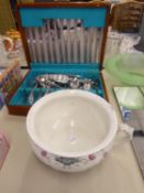 A 1960's COMMUNITY PLATE CANTEEN OF CUTLERY ALSO A POTTERY CHAMBER POT (2)