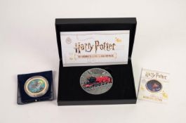 WIZARDING WORLD HARRY POTTER SILVER PLATED AND COLOUR PICTORIAL LARGE COMMEMORATIVE MEDALLION  '