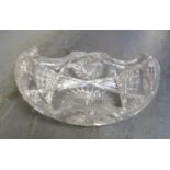 FINE AND HEAVILY CUT GLASS BOAT SHAPED FRUIT BOWL, 11 ½? (29.2cm) WIDE