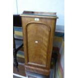 A MAHOGANY BEDSIDE CUPBOARD