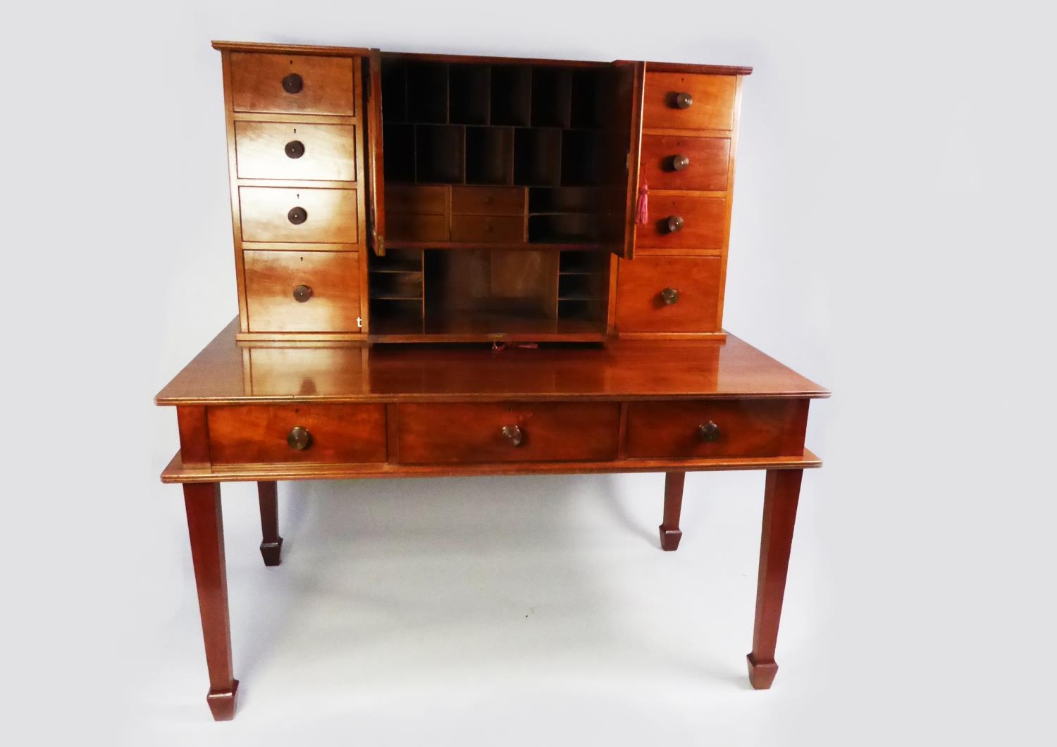 MODERN WALNUT ESTATES DESK WITH HIGH RAISED AND FITTED BACK the desk of typical form with three - Image 2 of 2