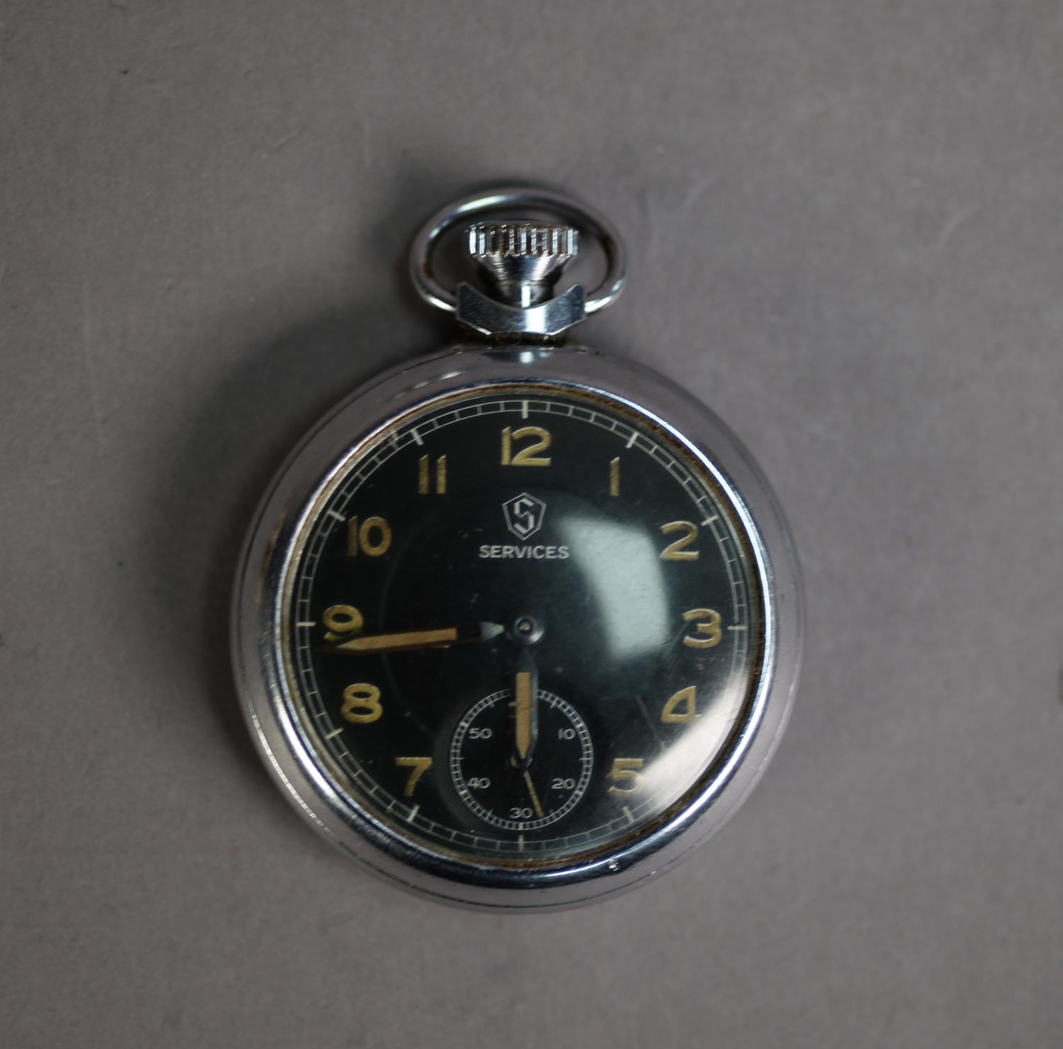 THREE STOP WATCHES WITH MECANICAL MOVEMENT and chromed metal cases, makers Servies, Ingersoll & - Image 3 of 7