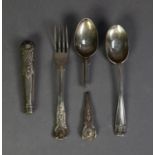 VICTORIAN SILVER DOUBLE STRUCK KINGS PATTERN CHILD?S KNIFE AND SPOON SET, London 1887, spoon