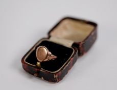 GENT'S 9ct GOLD SIGNET RING with vacant oval top, ring size S, 4.3gms (shank cut)