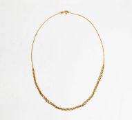 18ct GOLD FINE CHAIN NECKLACE with plaited front half, 17in (43.1cm) long, 4.2gms