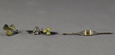 IRISH SILVER BAR BROOCH with applied harp and green stone set Shamrock, Birmingham 1900, in