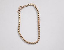 9ct GOLD BOX LINK CHAIN BRACELET, with ring clasp, 8in (20cm) long, 9.2gms