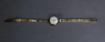 UNO SWISS LADY'S 9ct GOLD BRACELET WATCH with 21 jewels incabloc movement, circular white dial