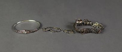 SILVER AND MARCASITE NOAH?S ARK BRACELET with seven animal links and a narrow silver and marcasite
