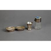 FOUR PIECES OF EDWARD VII AND LATER SILVER, comprising: SMELLING SALTS BOTTLE AND STOPPER WITH