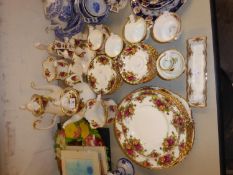 A GOOD SELECTION OF ROYAL ALBERT 'OLD COUNTRY ROSES' TO INCLUDE; TEAPOT, COFFEE POT, 6 DINNER