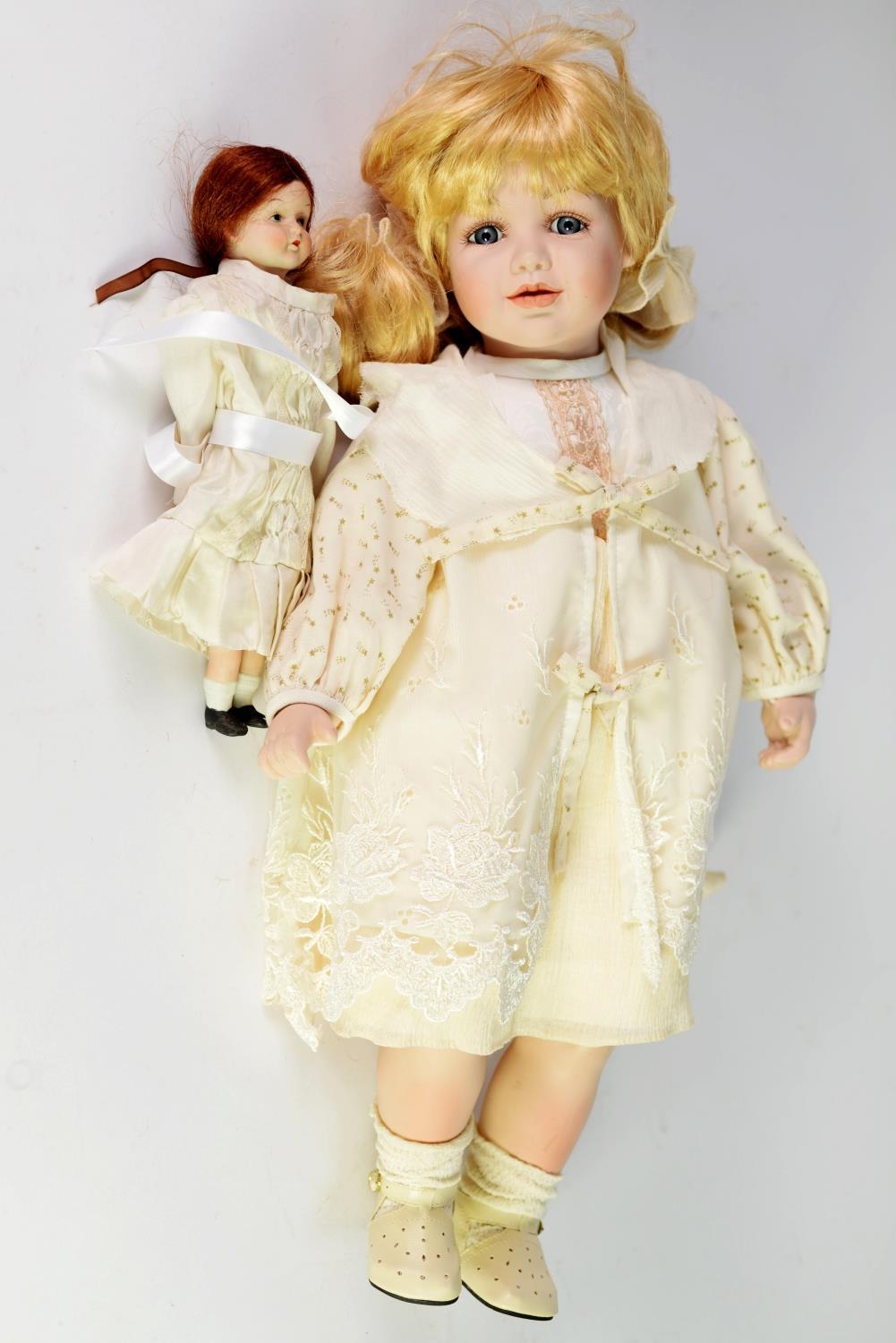 BOXED LEONARDO COLLECTION CERAMIC HEADED COLLECTOR'S DOLL with pigtails and holding a teddy bear, - Image 2 of 4