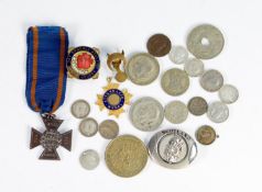 SELECTION OF GEORGE V AND LATER COINAGE to include 2 silver florins, 1920 & 1922 (showing wear);