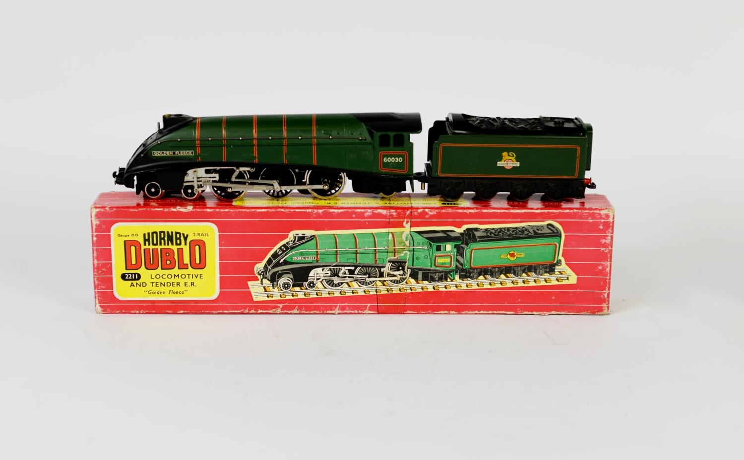 HORNBY DUBLO BOXED DIE CAST TWO RAIL 4-6-2 LOCOMOTIVE AND TENDER 'GOLDEN FLEECE' 60030, model No. - Image 2 of 4