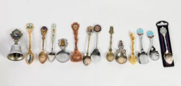LOOSE COLLECTION  OF APPROX 110 NON-CERAMIC COLLECTORS THIMBLES includes; 13 cloisonne examples, one