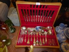 MODERN COMPOSITE CANTEEN of SILVER PLATED CUTLERY in WOODEN BOX