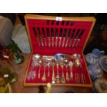 MODERN COMPOSITE CANTEEN of SILVER PLATED CUTLERY in WOODEN BOX