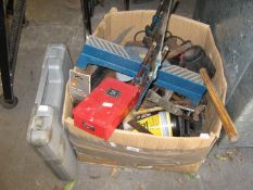 A QUANTITY OF MECHANIC’S TOOLS, SPANNERS, WOOD WORKING TOOLS AND SAWS AND GARDEN HAND TOOLS