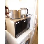 TOSHIBA ER7800 MICROWAVE; AN ELECTRIC KETTLE; ELECTRIC TOASTER (3)