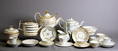 SELECTION OF PUCE MARK DERBY, FLIGHT BARR & BARR, WORCESTER, NEW HALL AND OTHER GILT DECORATED TEA