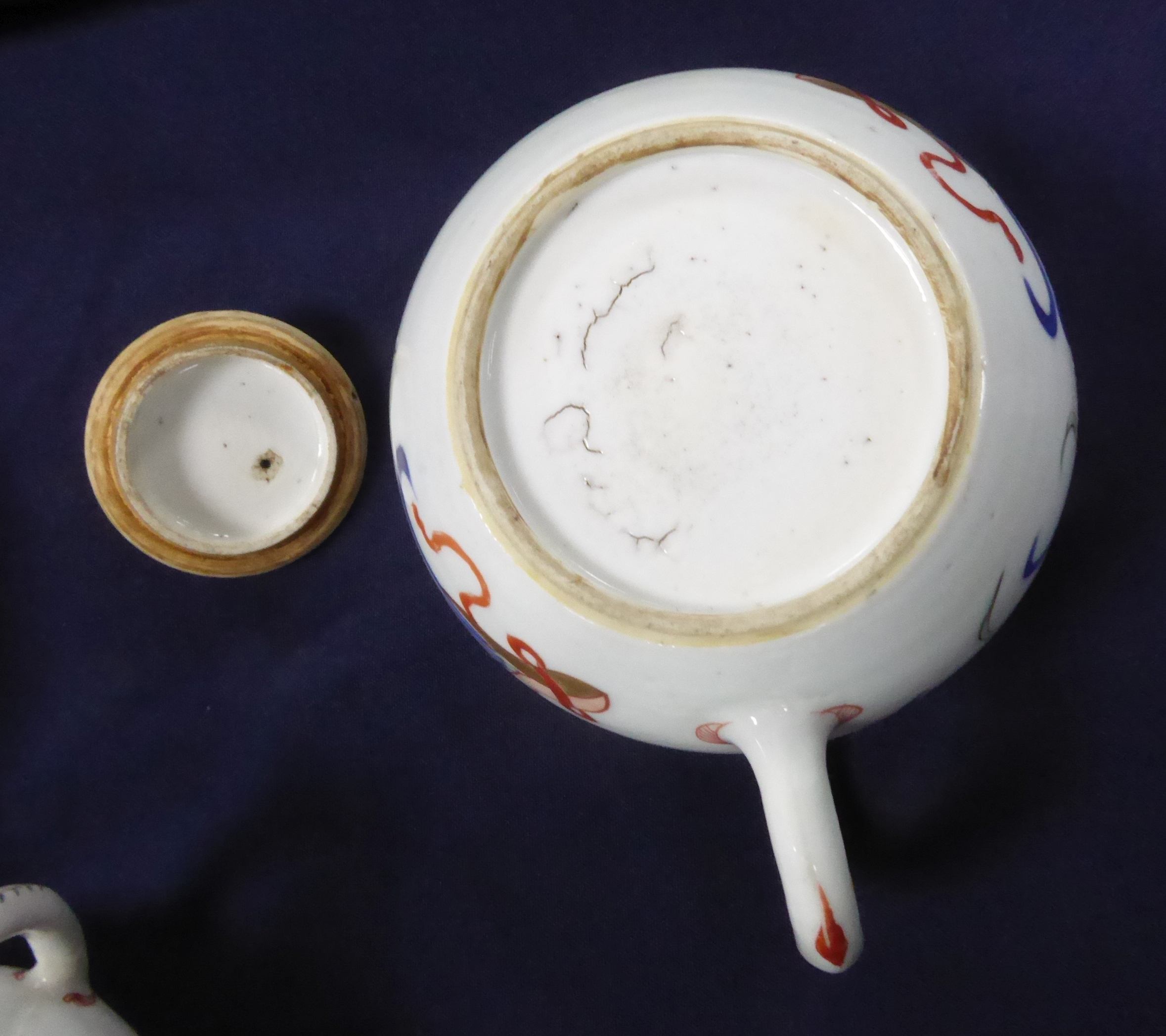 FOUR CHINESE MID QING DYNASTY PORCELAIN TEAPOTS, one with replaced white metal spout, one with metal - Image 12 of 14