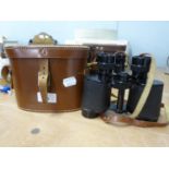 PAIR OF DELACROIX, PARIS, PRISM BINOCULARS WITH 7 X 35 COATED LENSES, IN LEATHER CASE