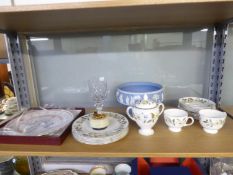 SMALL MIXED LOT OF CERAMICS AND GLASS, comprising: WEDGWOOD PART TEA SERVICE FOR SIX PERSONS, with