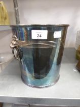 GOOD QUALITY ELECTROPLATE ICE BUCKET WITH TWO LION'S MASK AND RING HANDLES, INTERIOR LOOSE DRAINER