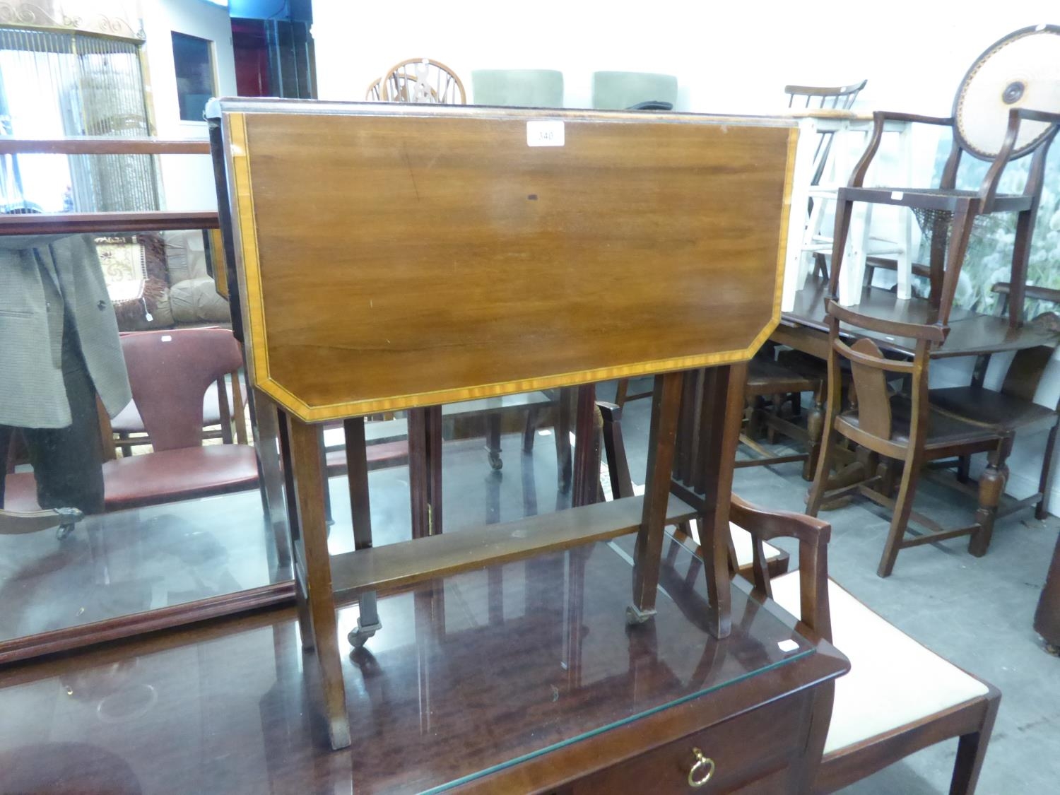 MAHOGANY SUTHERLAND TABLE WITH SATIN WOOD CROSSBANDED BORDER