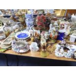 MIXED LOT OF MODERN CERAMICS, to include: SQUIRREL PATTERN TEAPOT, LARGE GROUP OF TWO HORSES,