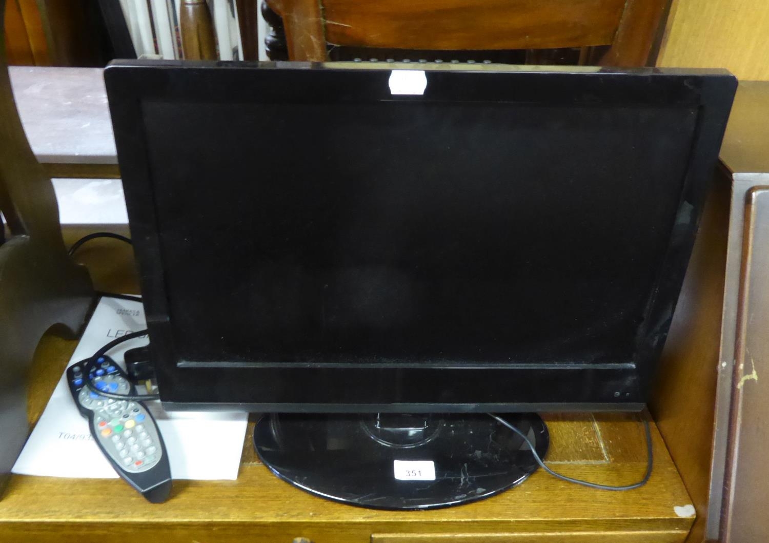 MARKS AND SPENCER 19" TELEVISION/DVD PLAYER WITH REMOTE CONTROL