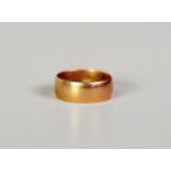 CONTINENTAL GOLD COLOURED METAL BROAD WEDDING RING, inscribed and dated 1924, 3.6gms, ring size L