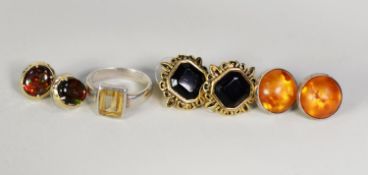 PAIR OF 14K GOLD AND CABOCHON AMBER COLOURED STONE STUD EARRINGS, 1.9gms; a pair of silver and amber