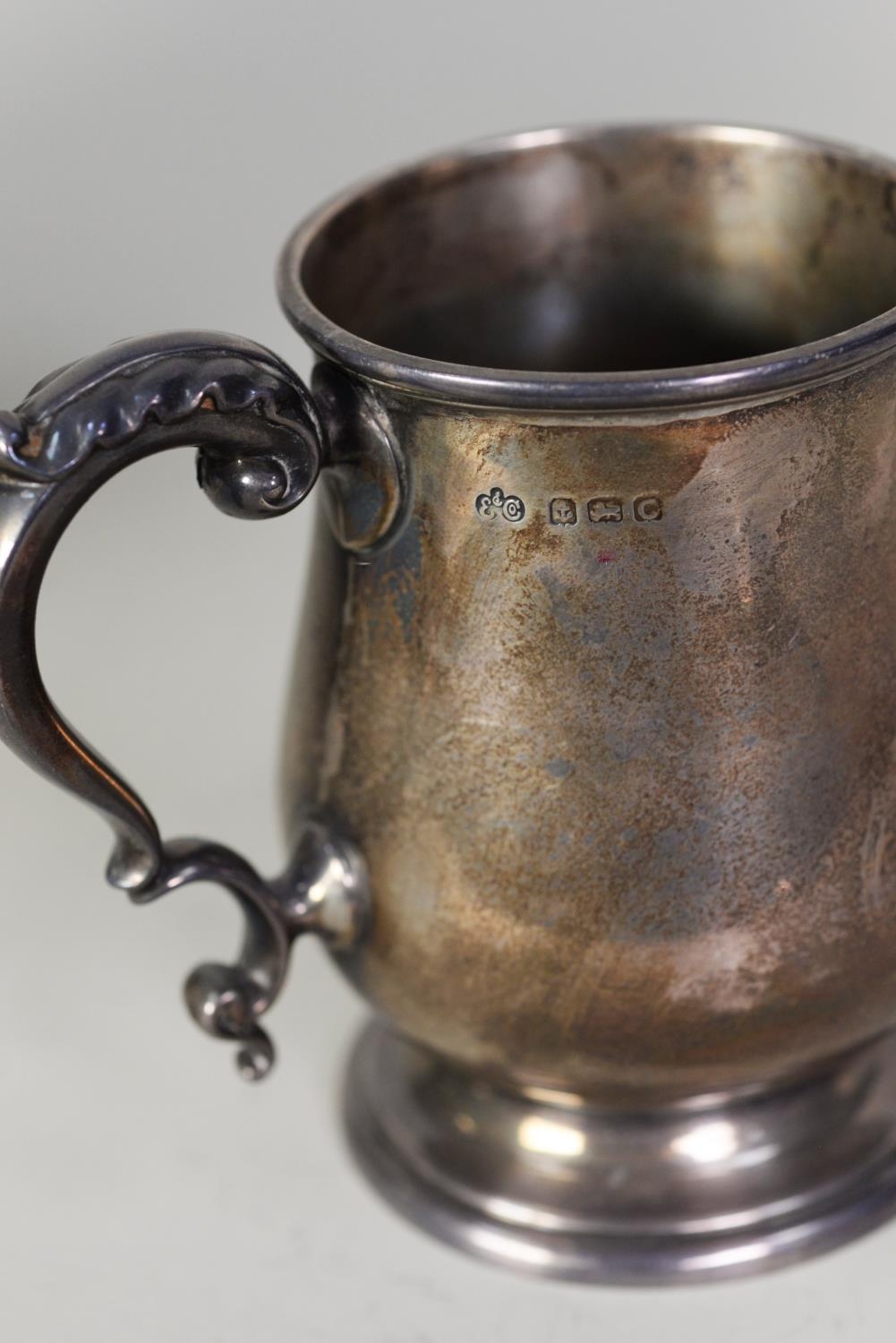 GEORGE V SILVER BALUSTER TANKARD BY ELKINGTON & Co, of typical form with acanthus capped double - Image 2 of 2