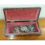 AN ANTIQUE OBLONG BOX, WITH TUNBRIDGE BAND AND A SELECTION OF OLD KEYS