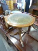 MAHOGANY REGENCY STYLE TRIPOD OCCASIONAL TABLE, WITH CIRCULAR TOP WITH GREEN LEATHER INSERT
