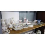 A GOOD SELECTION OF DECORATIVE CERAMICS, 28 PIECES INCLUDING; 10 ITEMS OF AYNSLEY EXAMPLES OF '