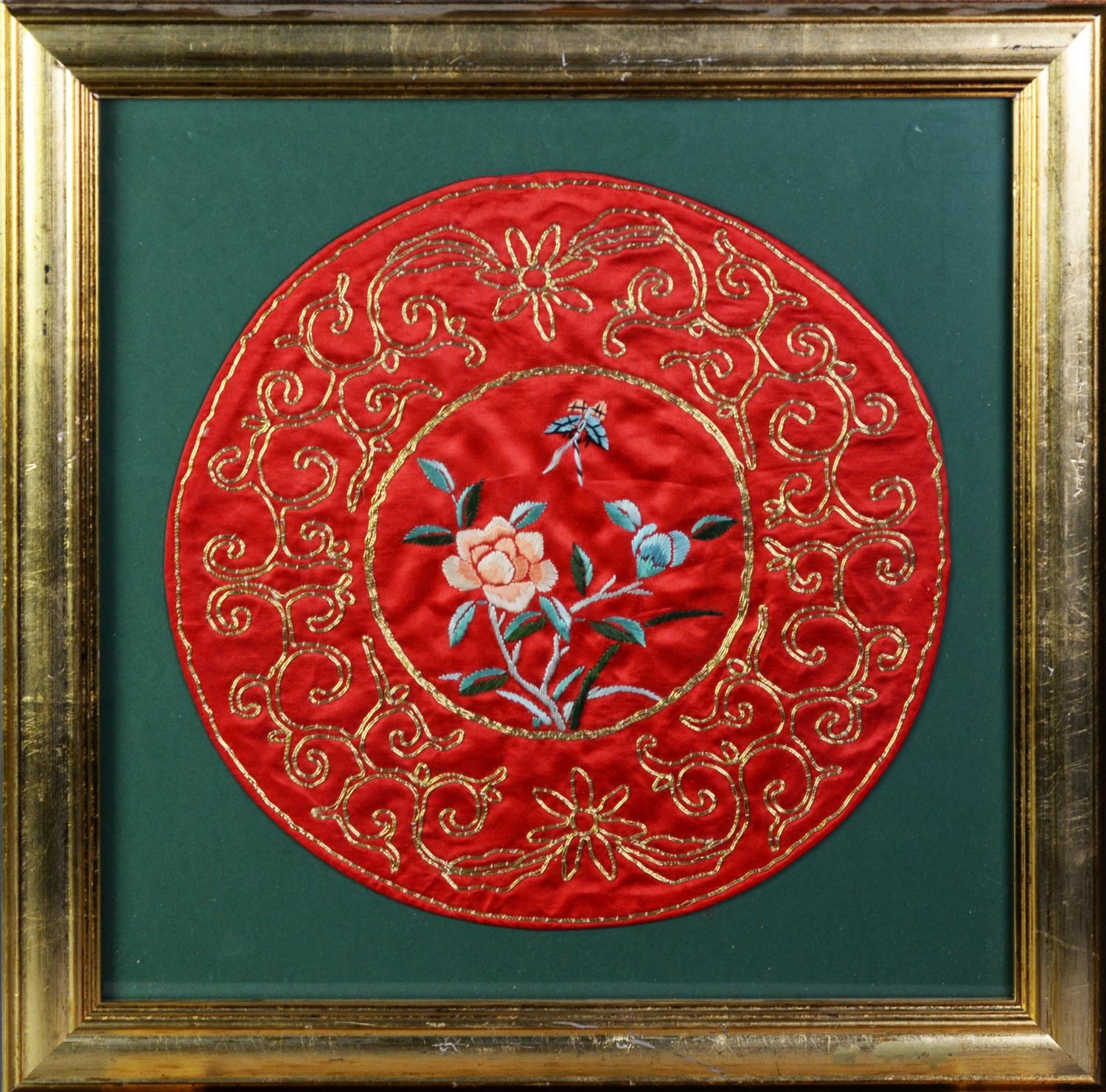 SIX CHINESE SILK NEEDLEWORK CIRCULAR PANELS, centred with flowers within a gilt foliate scroll - Image 3 of 4