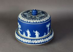 LATE 19th CENTURY UNBRANDED BLUE AND WHITE JASPERWARE CIRCULAR CHEESE/STILTON DISH AND COVER, having