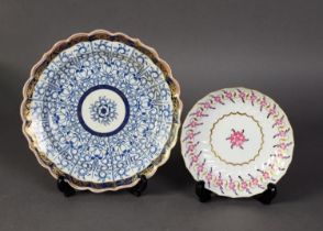 LATE EIGHTEENTH CENTURY WORCESTER PORCELAIN SPIRALLY FLUTED SAUCER, enamelled in pink and puce
