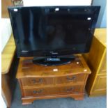 SAMSUNG FLAT SCREEN TELEVISION, 32”, ON YEW WOOD FALL-FRONT