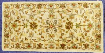 INDIAN MIRZAPUR RUG OF KASHAN DESIGN, handmade with pure wool, having all-over floral and foliate