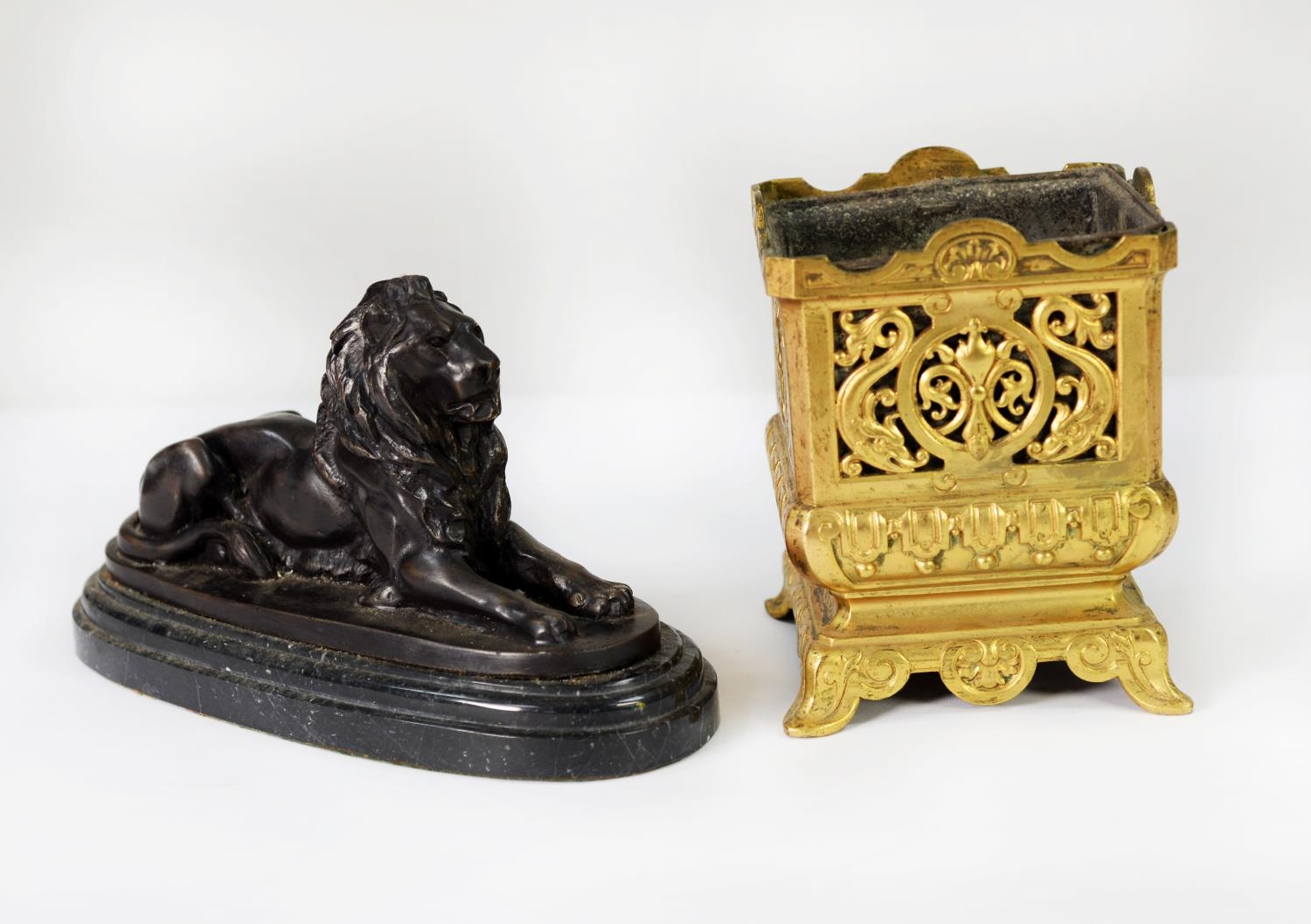 EARLY 20th CENTURY CAST GILT BRASS CLASSICAL STYLE SQUARE PLANTER, the pieced sides featuring