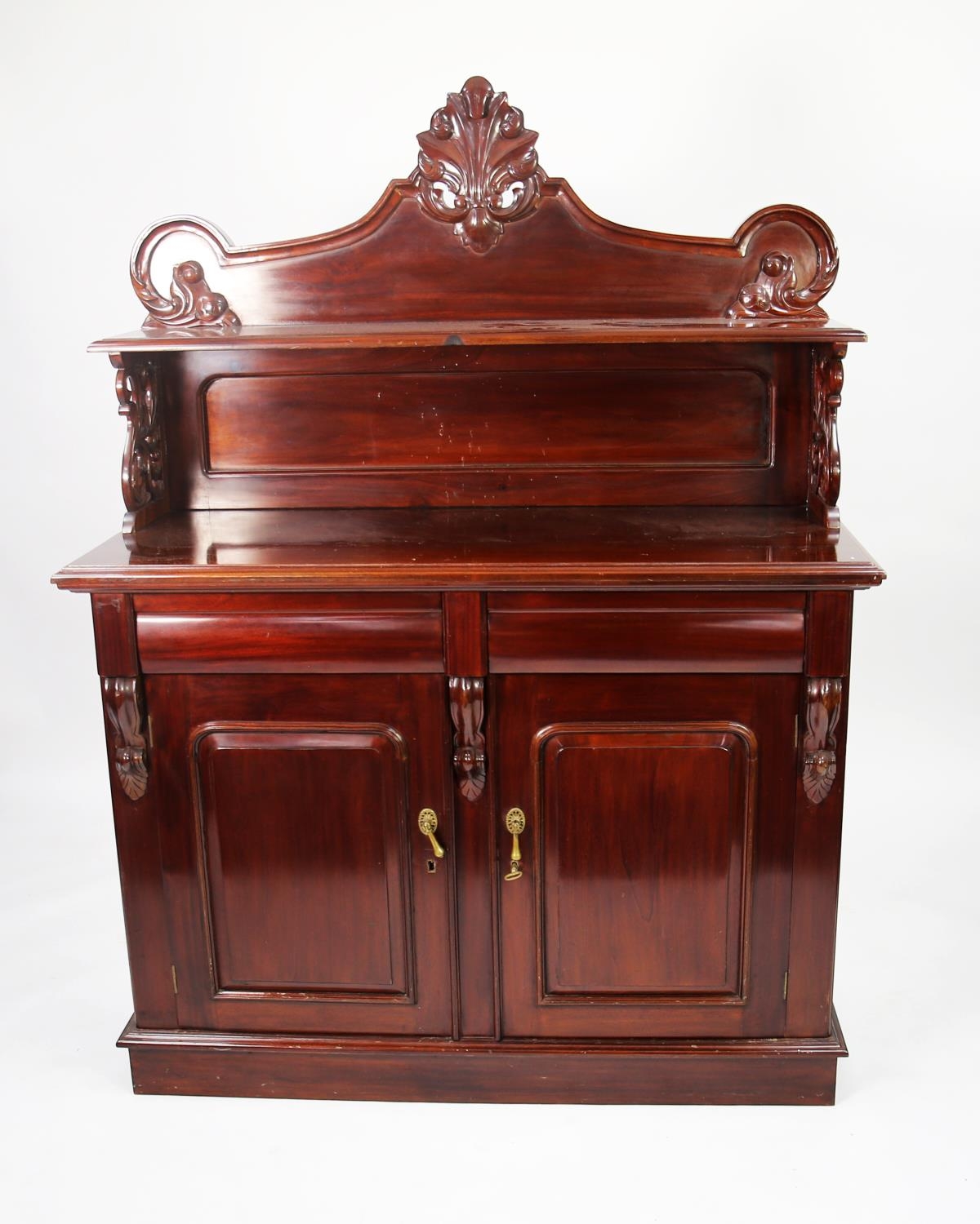 VICTORIAN STYLE MAHOGANY CHIFFONIER, the back with shell cresting above a single shelf with flat