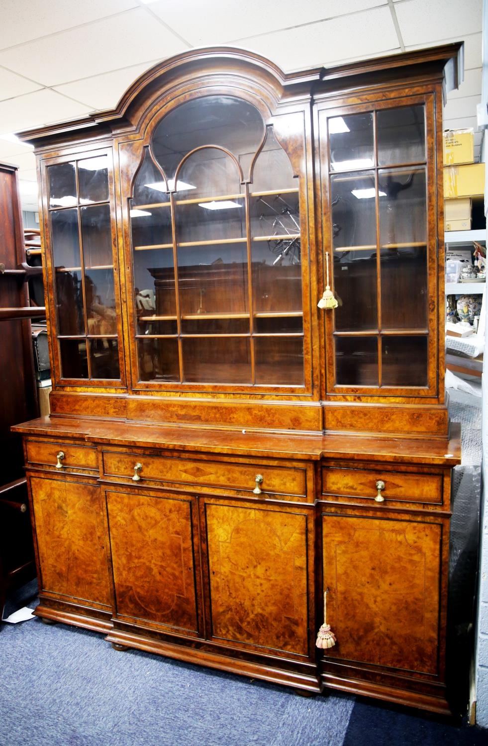 EARLY TWENTIETH CENTURY GOOD QUALITY LINE INLAID FIGURED WALNUT AND PARCEL EBONISED BREAKFRONT